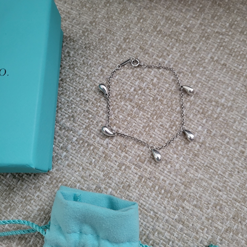 Tiffany & Co. Sterling Silver Teardrop Charm Bracelet - Silver 7"
